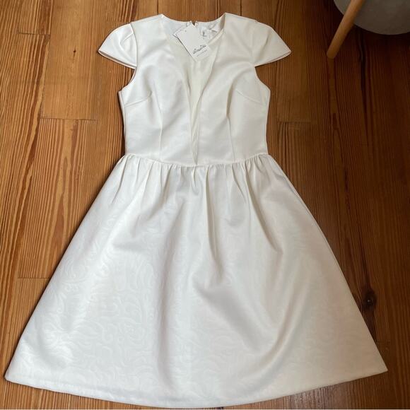 NWT En Creme white deep V fit flare dress SIZE S - Picture 1 of 6